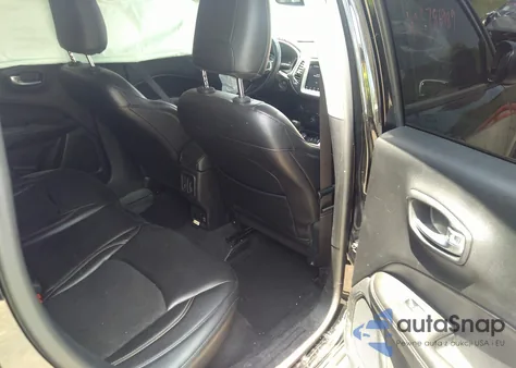 2018 Jeep Compass Latitude 4X4 из США, поврежденный, VIN 3C4NJDBB9JT393767